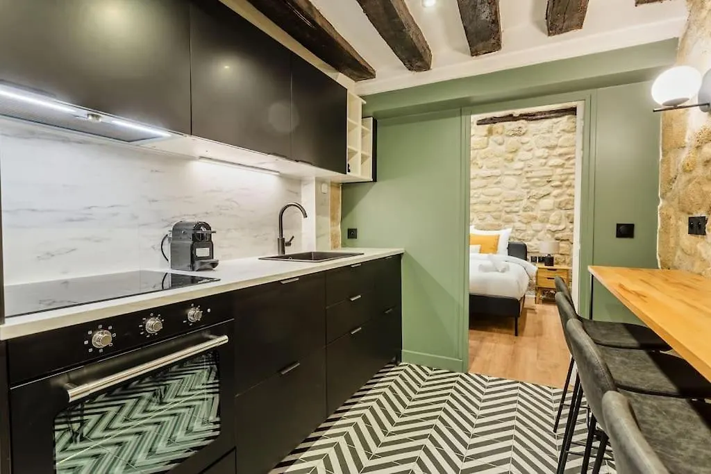 Typical Parisian Apartment In Le Marais#4 Pers 0*, Paris