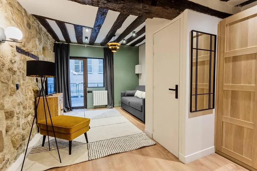 Typical Parisian Apartment In Le Marais#4 Pers France